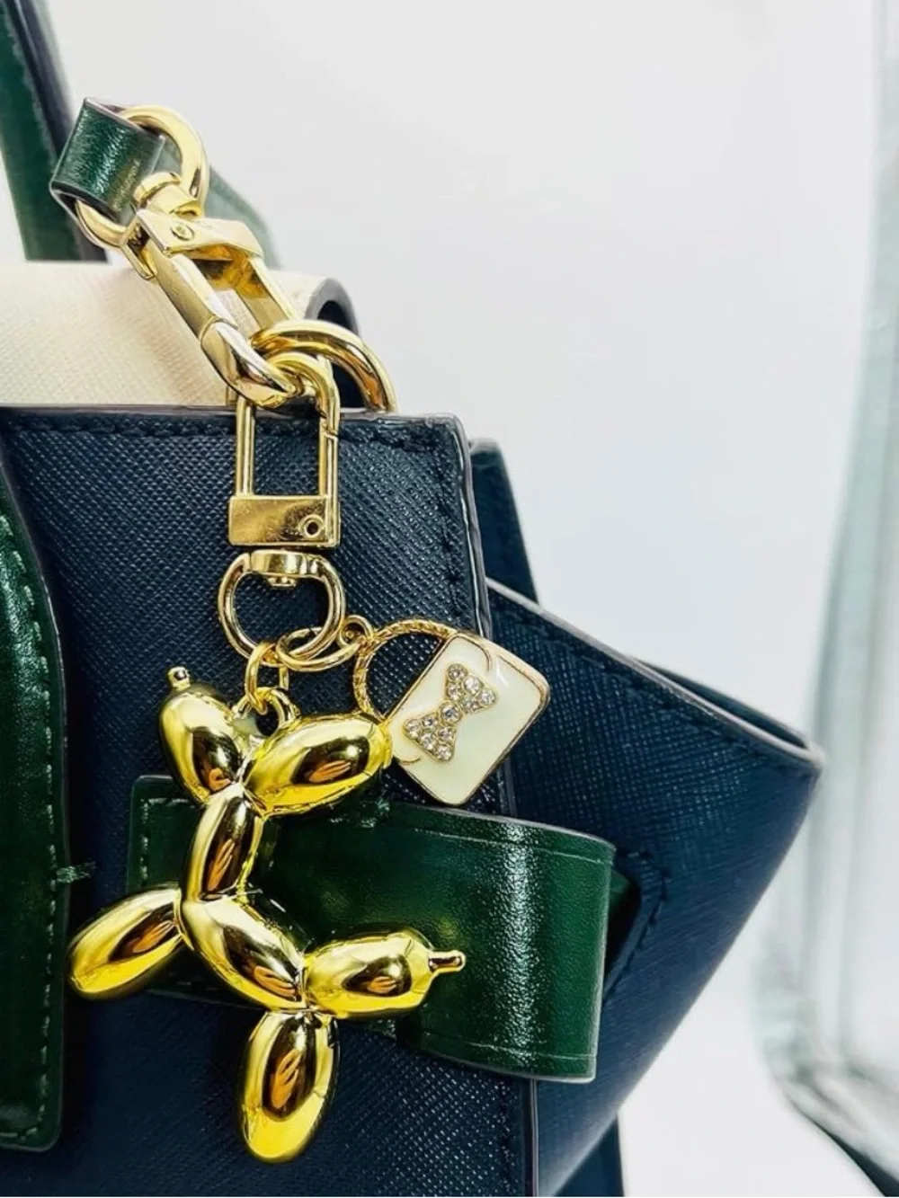Balloon Dog Keychain Pendant - Gold